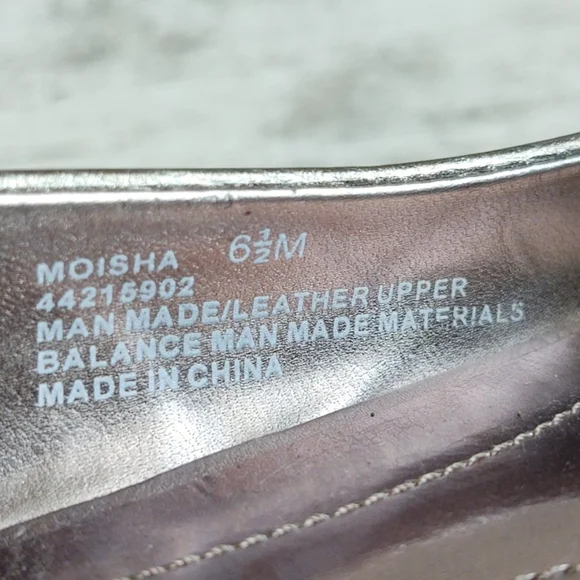 NWOT Etienne Aigner Patent Leather Silver Flats - Picture 16 of 16